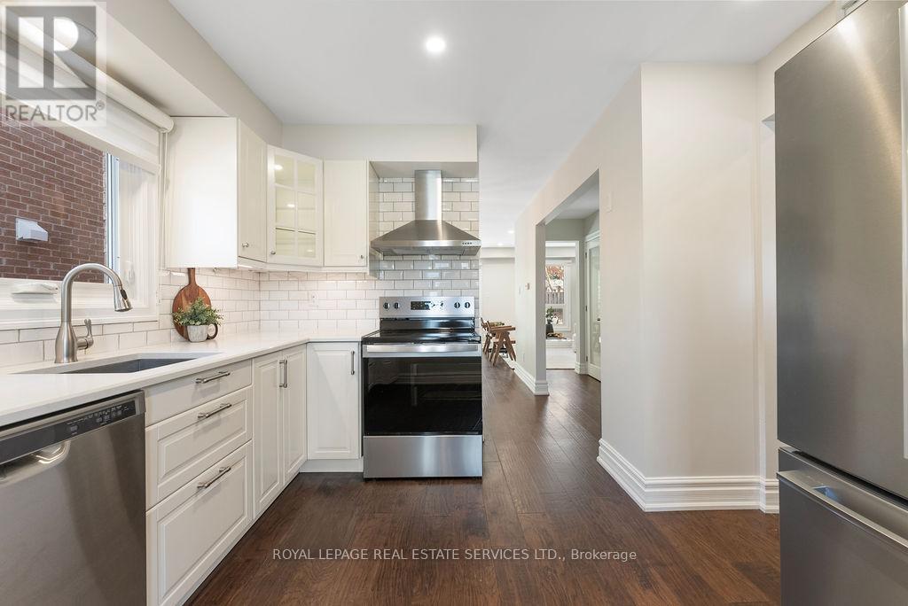 












143 SPEYSIDE DRIVE

,
Oakville,




Ontario
L6L5Y1

