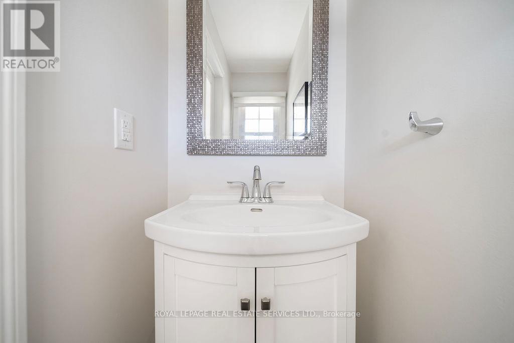 












143 SPEYSIDE DRIVE

,
Oakville,




Ontario
L6L5Y1

