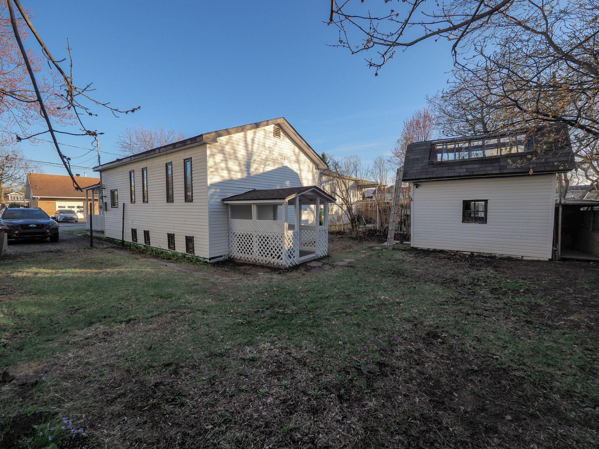 









43


Rue Boisvert

,
Trois-Rivières,




QC
G8T1V5

