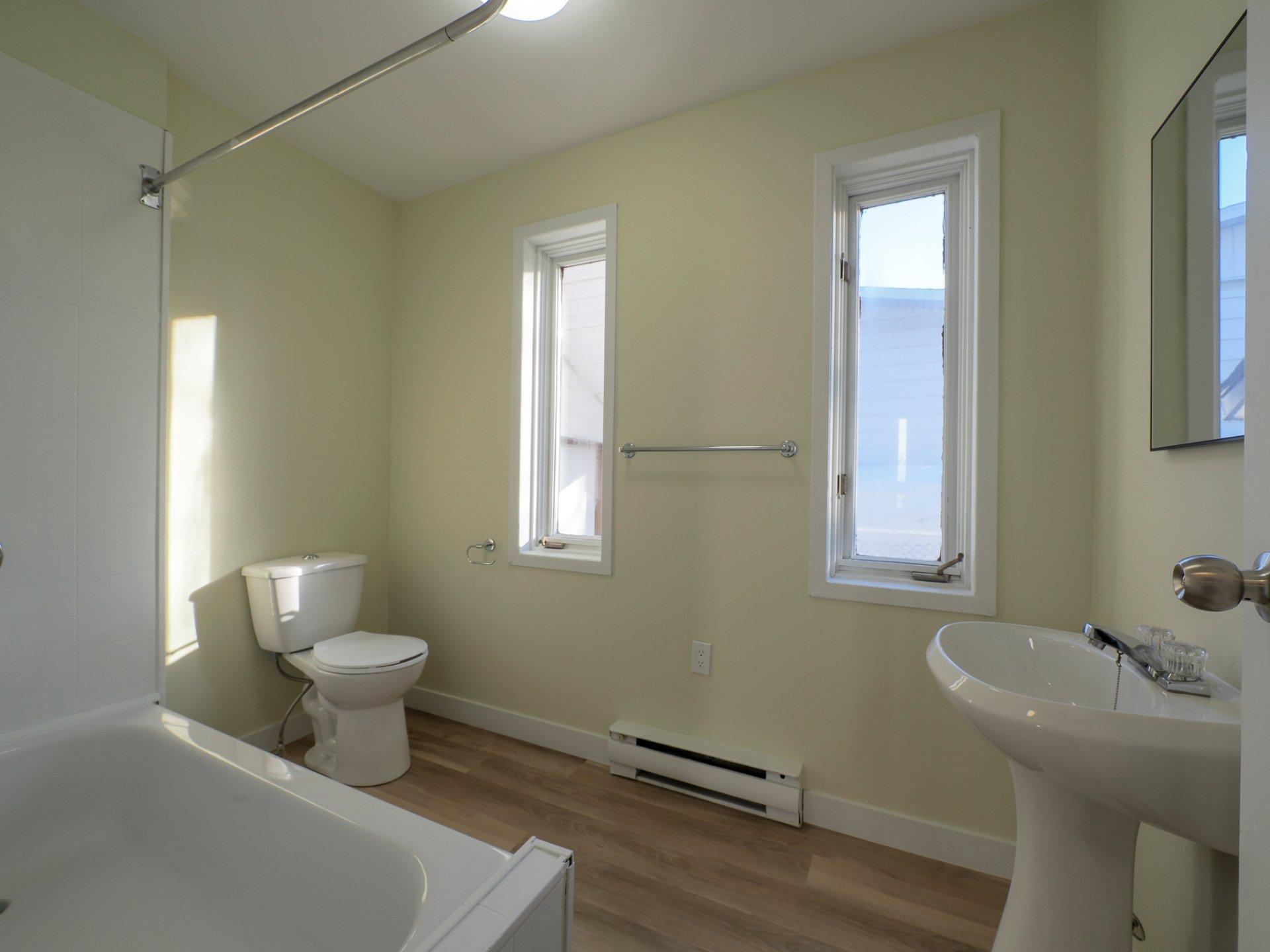 









43


Rue Boisvert

,
Trois-Rivières,




QC
G8T1V5

