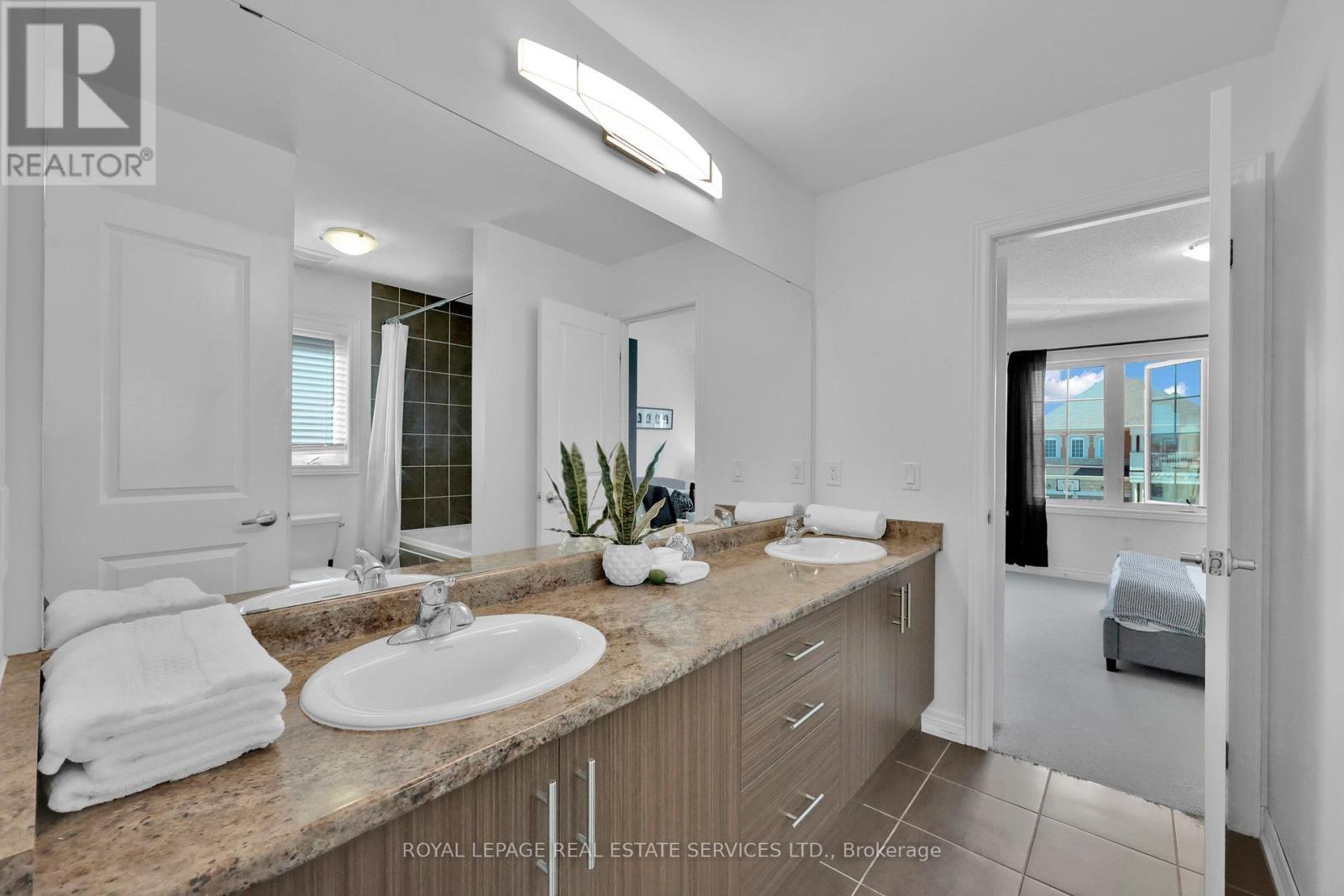 












60 VALLEYWAY DRIVE W

,
Brampton,




Ontario
L6X5G1

