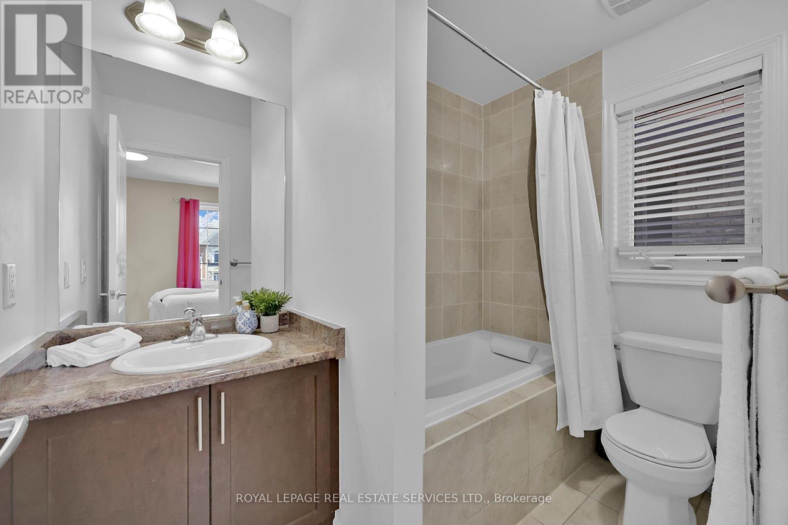 












60 VALLEYWAY DRIVE W

,
Brampton,




Ontario
L6X5G1

