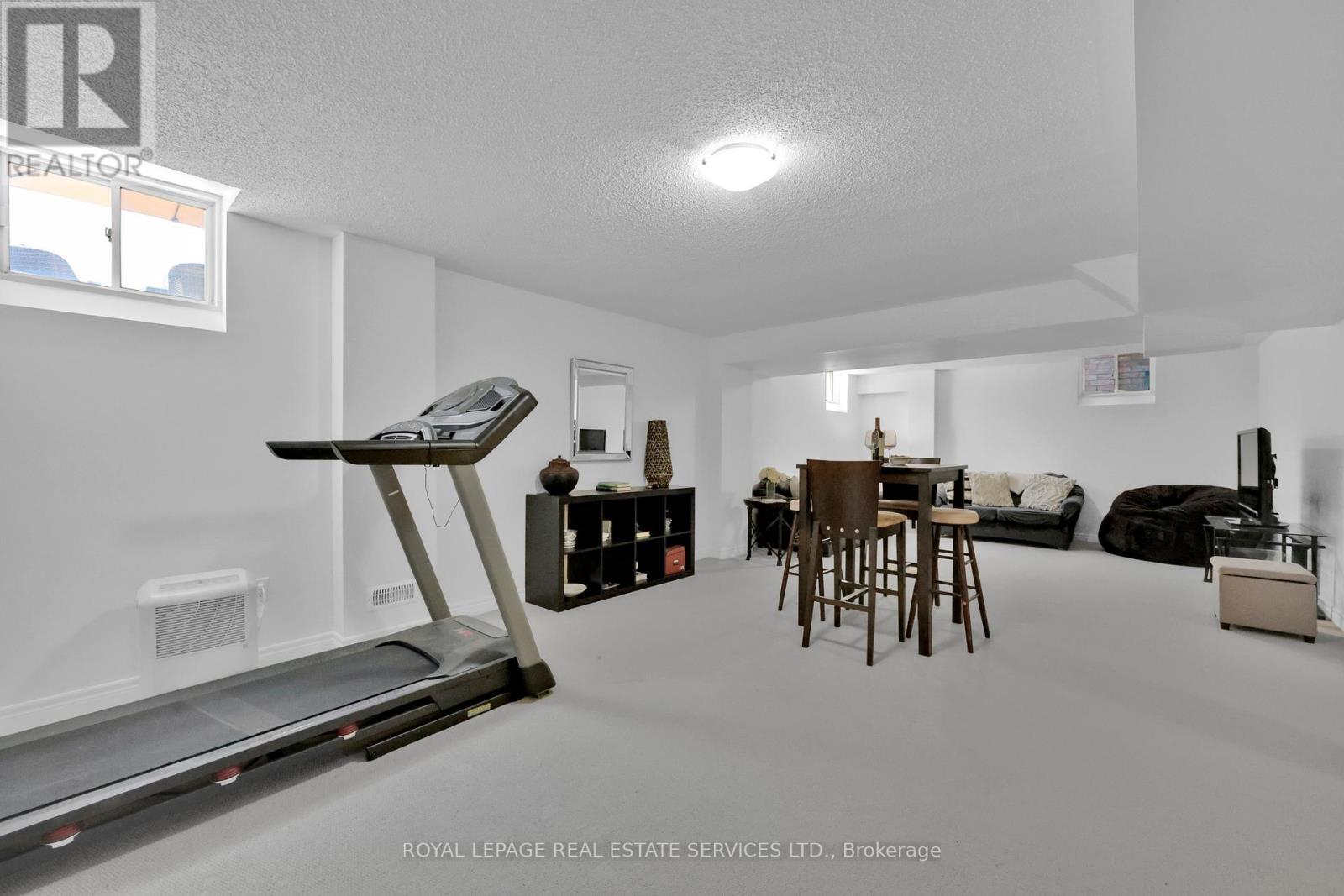 












60 VALLEYWAY DRIVE W

,
Brampton,




Ontario
L6X5G1

