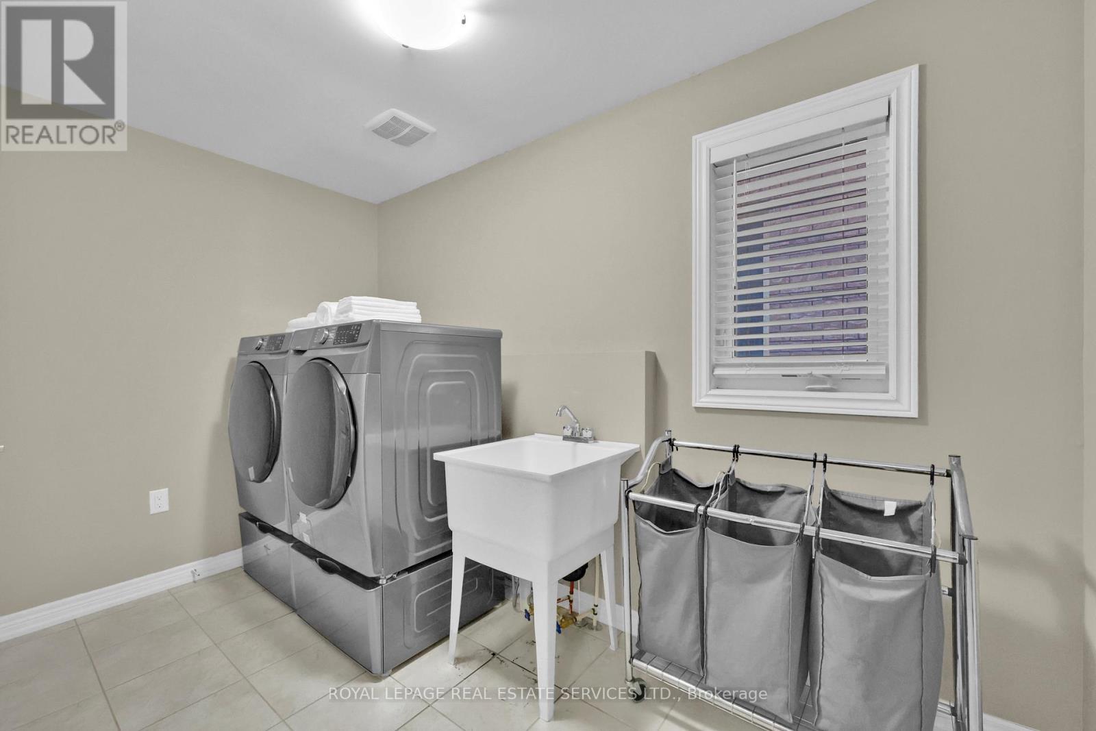 












60 VALLEYWAY DRIVE W

,
Brampton,




Ontario
L6X5G1

