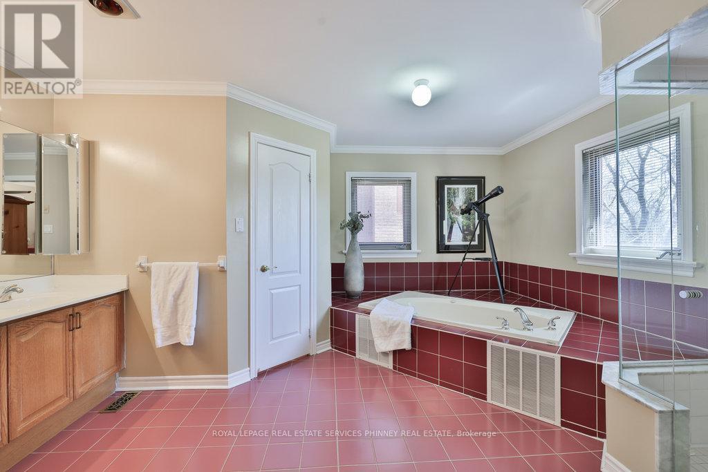 












391 MARCH CRESCENT

,
Oakville,




Ontario
L6H5X7

