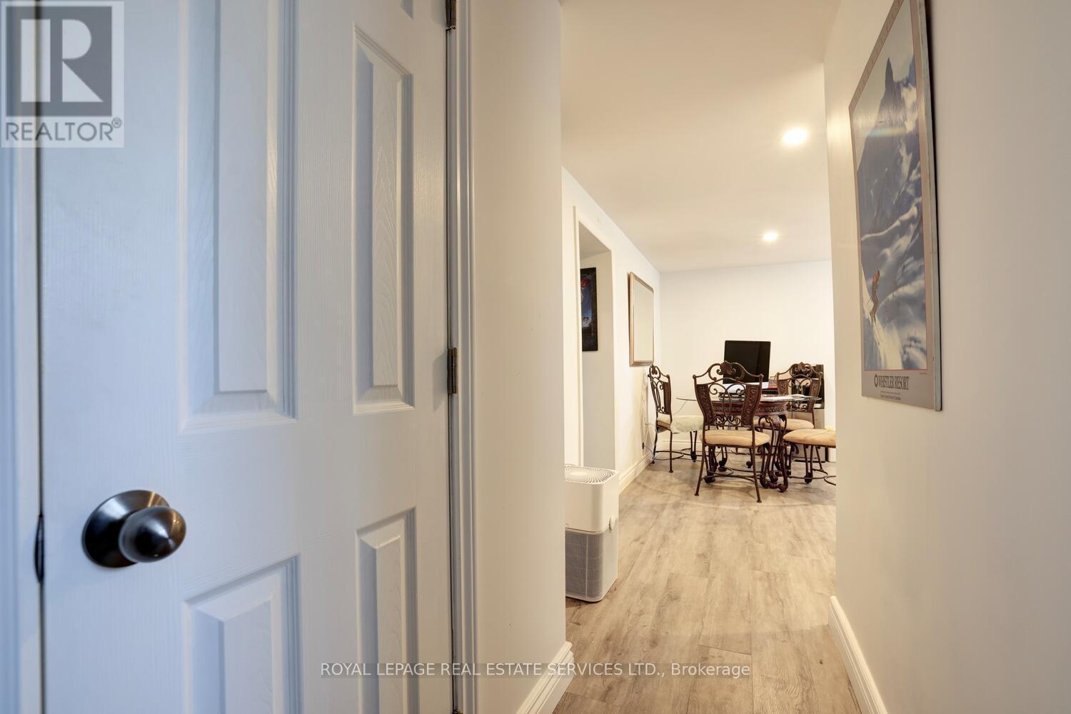 












163 BENDAMERE AVENUE

,
Hamilton,




Ontario
L9C1N6

