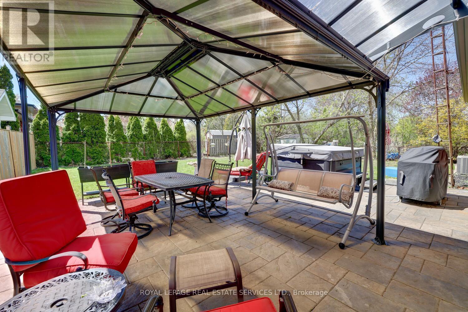 












163 BENDAMERE AVENUE

,
Hamilton,




Ontario
L9C1N6

