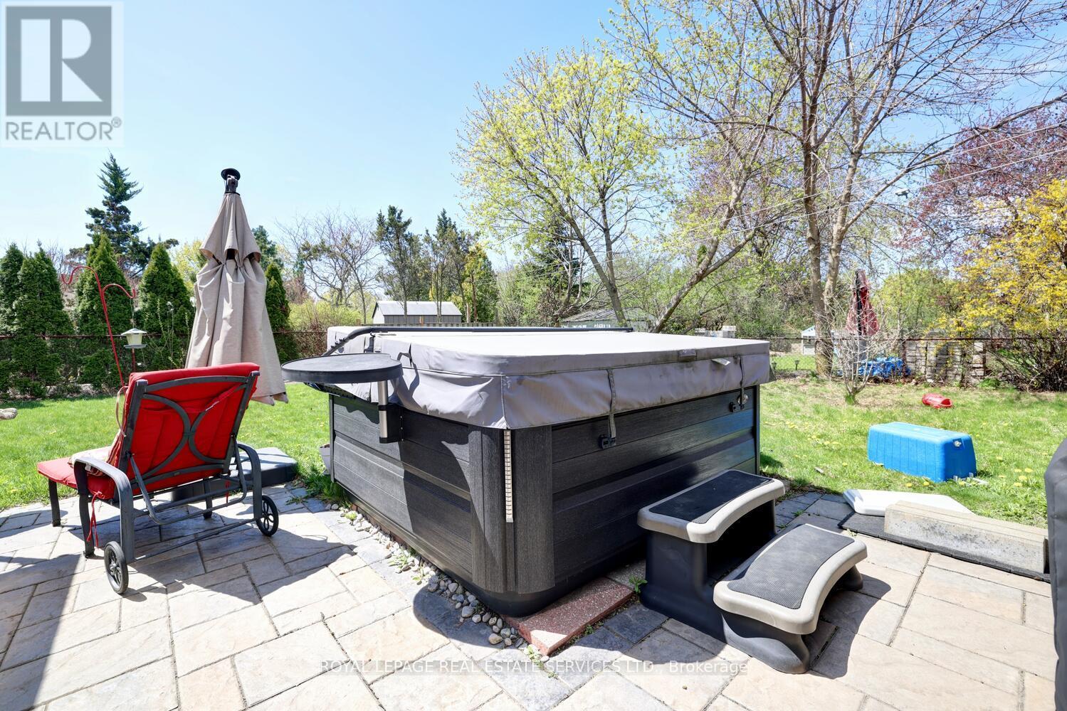 












163 BENDAMERE AVENUE

,
Hamilton,




Ontario
L9C1N6

