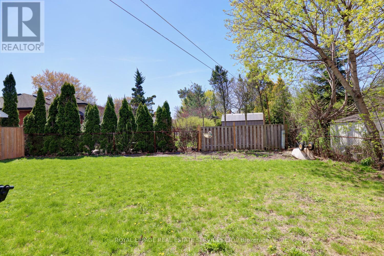 












163 BENDAMERE AVENUE

,
Hamilton,




Ontario
L9C1N6

