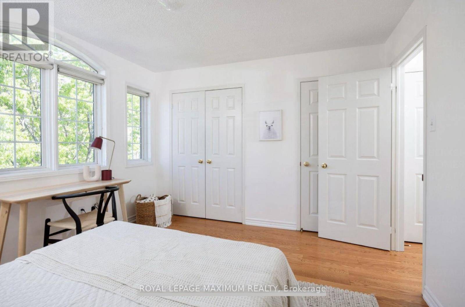 












25 BLUEWATER COURT

,
Toronto,




Ontario
M8V4A7

