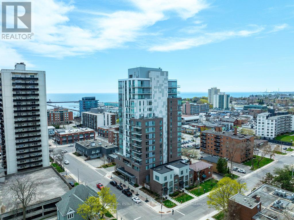 












401 - 8 ANN STREET

,
Mississauga,




Ontario
L5G3E6

