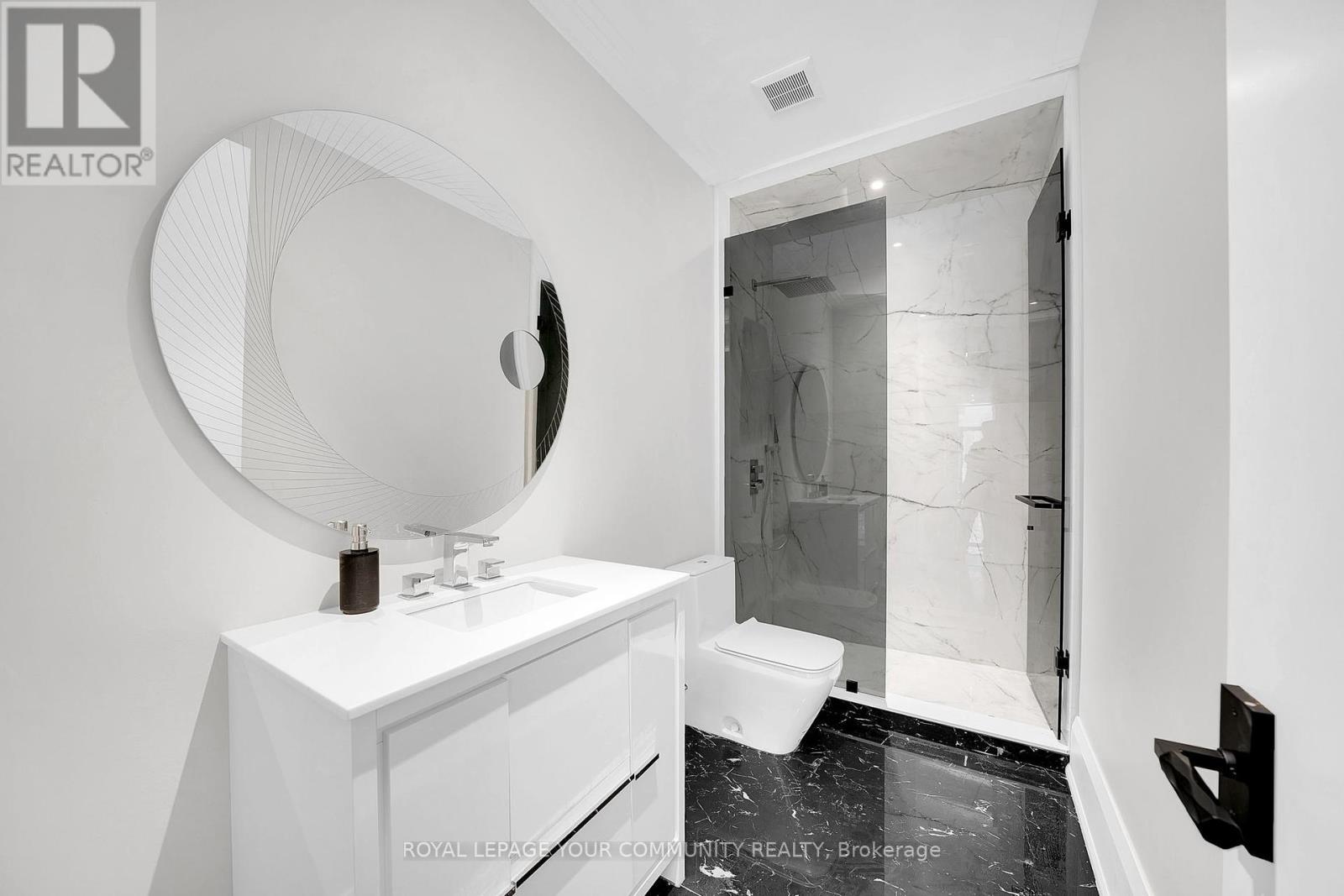 












8 POPLAR DRIVE

,
Richmond Hill,




Ontario
L4E2W5

