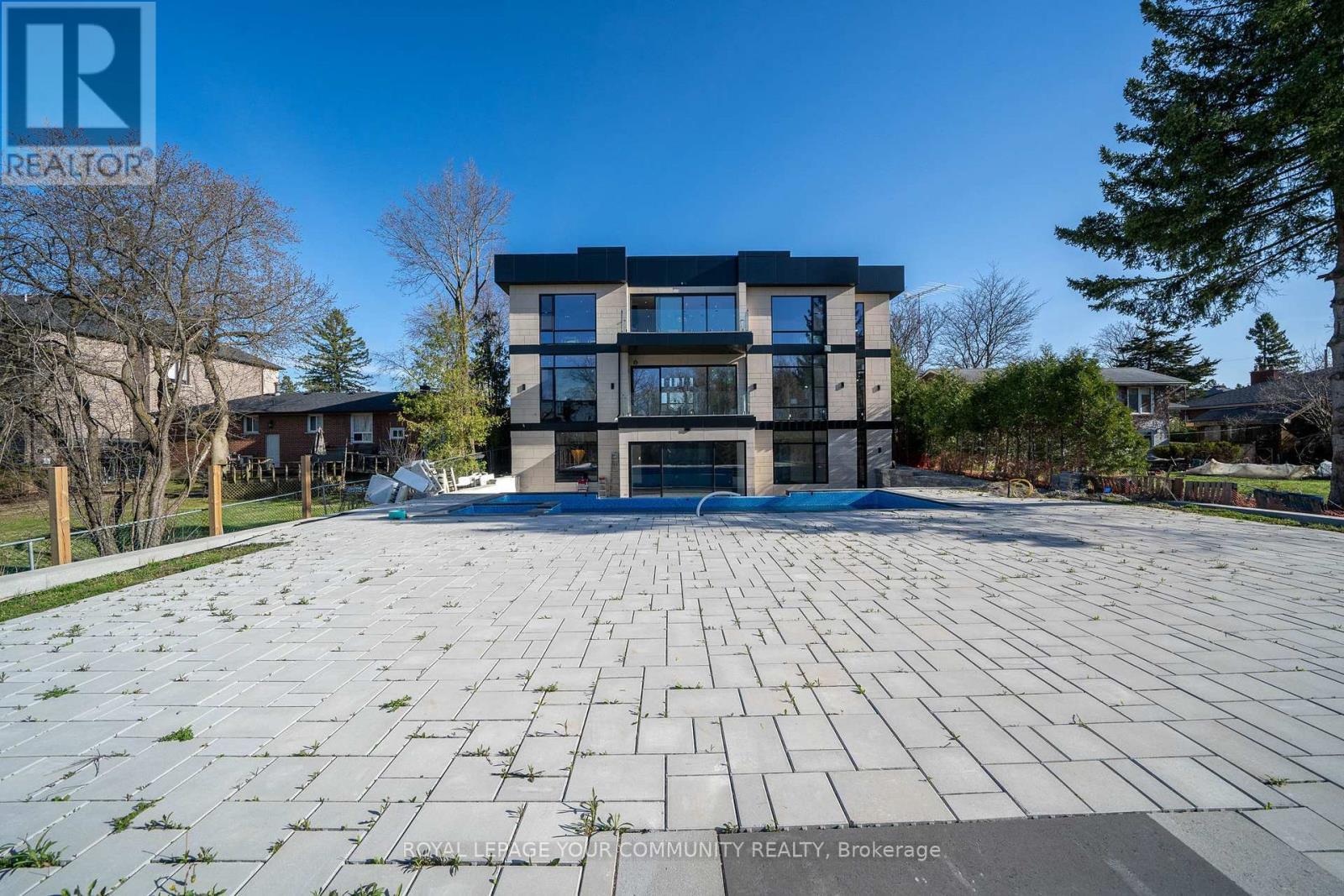 












8 POPLAR DRIVE

,
Richmond Hill,




Ontario
L4E2W5

