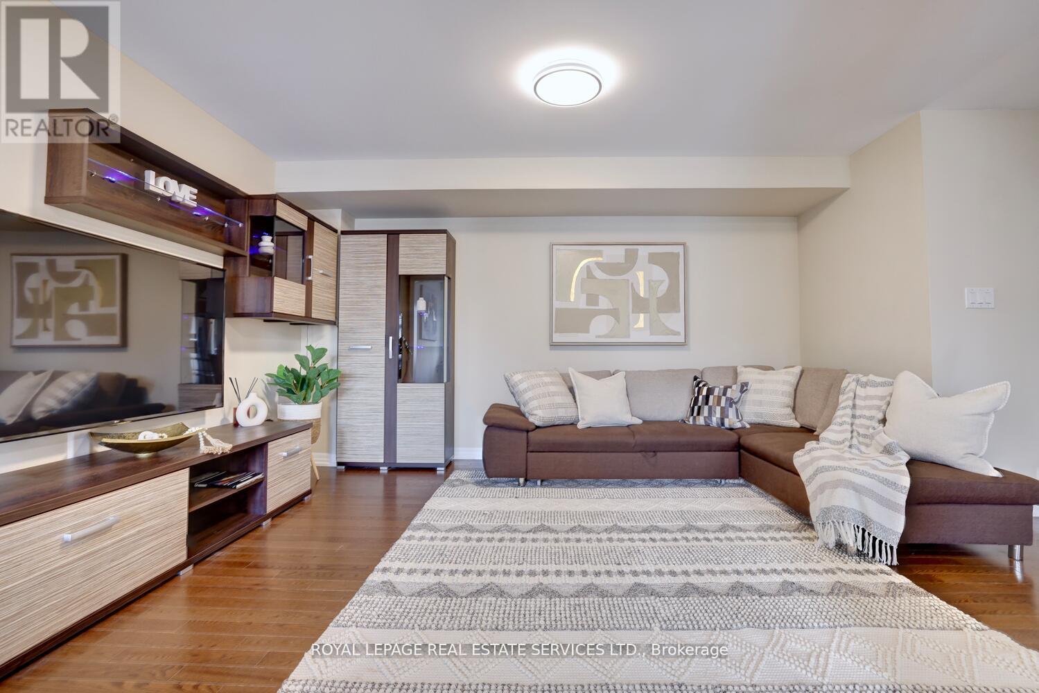 












1234 ROSE WAY

,
Milton,




Ontario
L9E1L9


