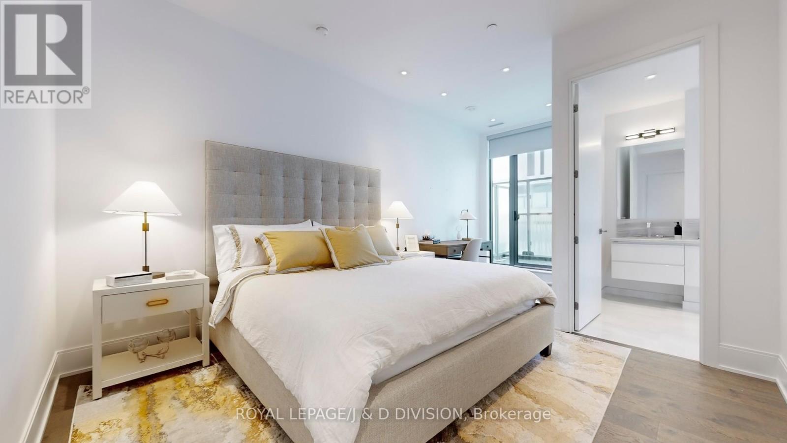 












5502 - 50 CHARLES STREET E

,
Toronto,




Ontario
M4Y0C3

