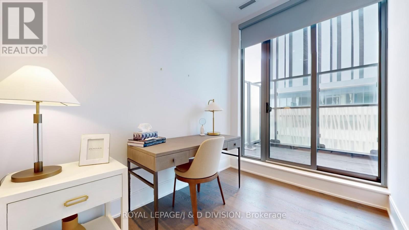












5502 - 50 CHARLES STREET E

,
Toronto,




Ontario
M4Y0C3

