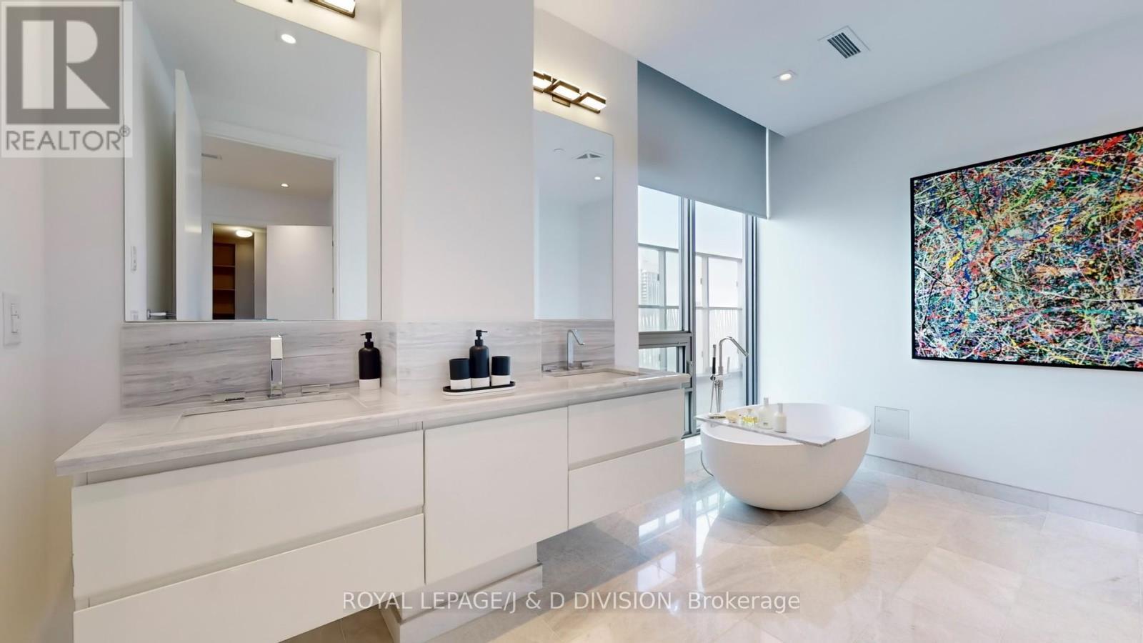 












5502 - 50 CHARLES STREET E

,
Toronto,




Ontario
M4Y0C3

