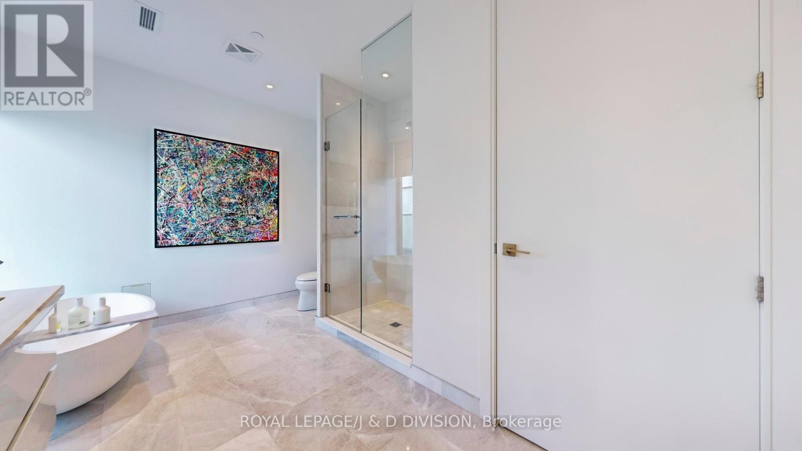 












5502 - 50 CHARLES STREET E

,
Toronto,




Ontario
M4Y0C3


