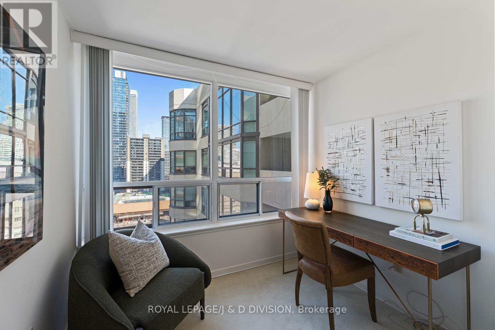 












1708 - 25 MAITLAND STREET

,
Toronto,




Ontario
M4Y2W1

