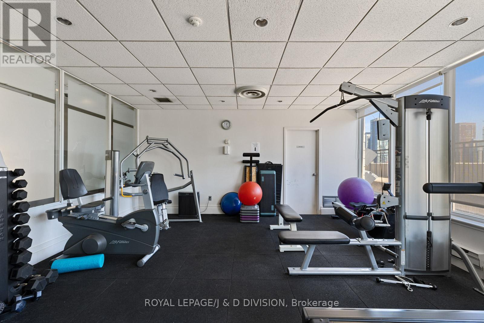 












1708 - 25 MAITLAND STREET

,
Toronto,




Ontario
M4Y2W1

