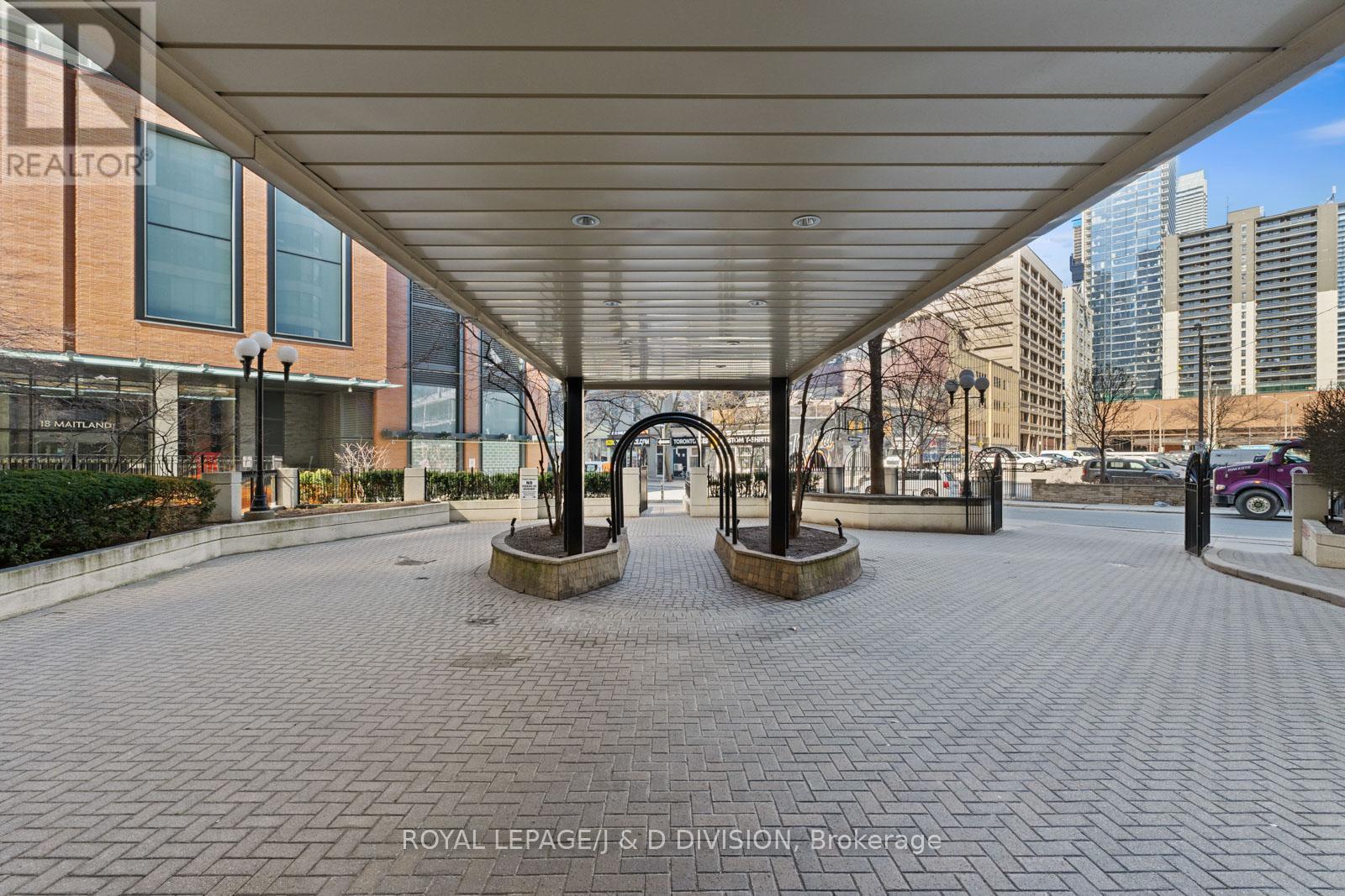












1708 - 25 MAITLAND STREET

,
Toronto,




Ontario
M4Y2W1

