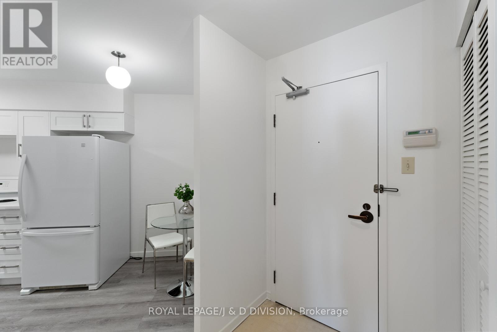












1708 - 25 MAITLAND STREET

,
Toronto,




Ontario
M4Y2W1

