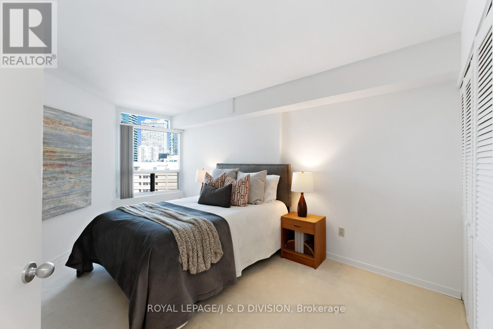 












1708 - 25 MAITLAND STREET

,
Toronto,




Ontario
M4Y2W1

