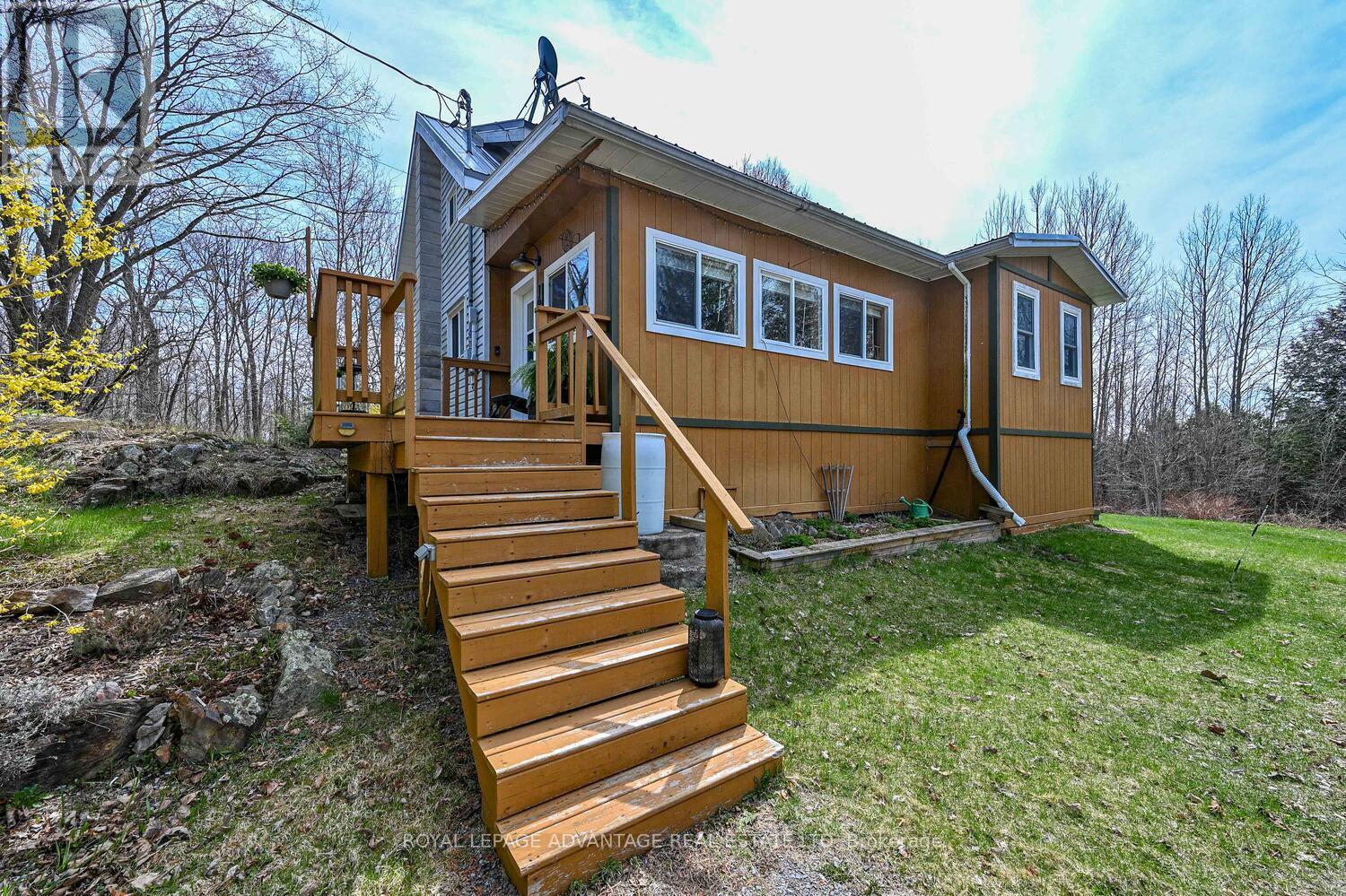 












163 LYNDHURST ROAD

,
Leeds and the Thousand Islands,




Ontario
K0E1N0

