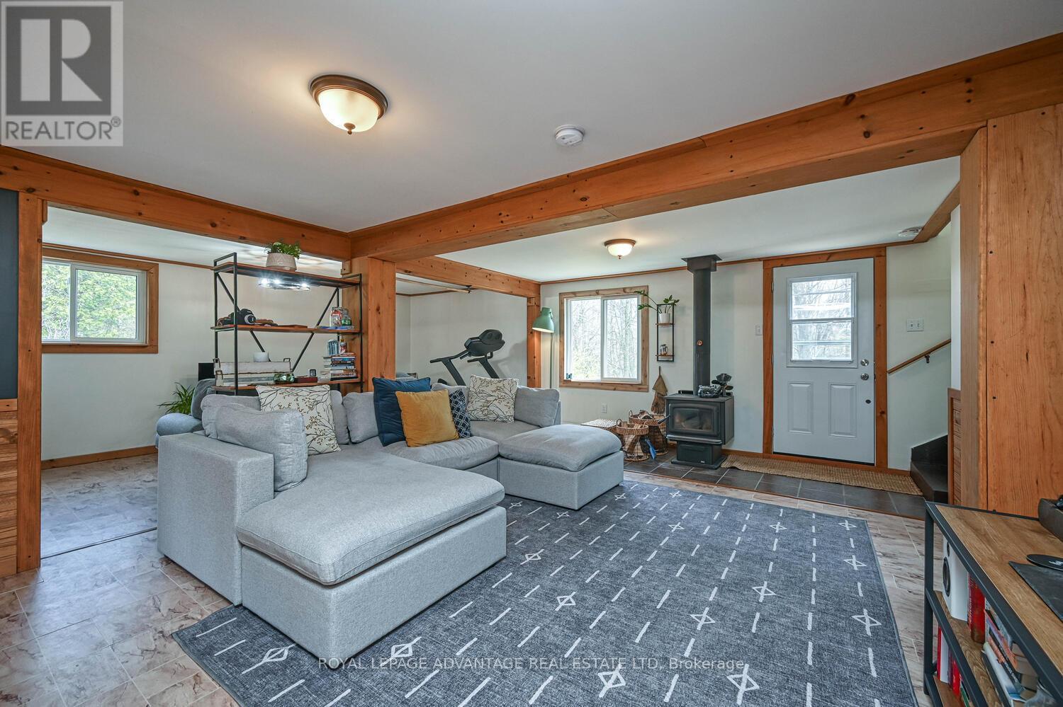 












163 LYNDHURST ROAD

,
Leeds and the Thousand Islands,




Ontario
K0E1N0

