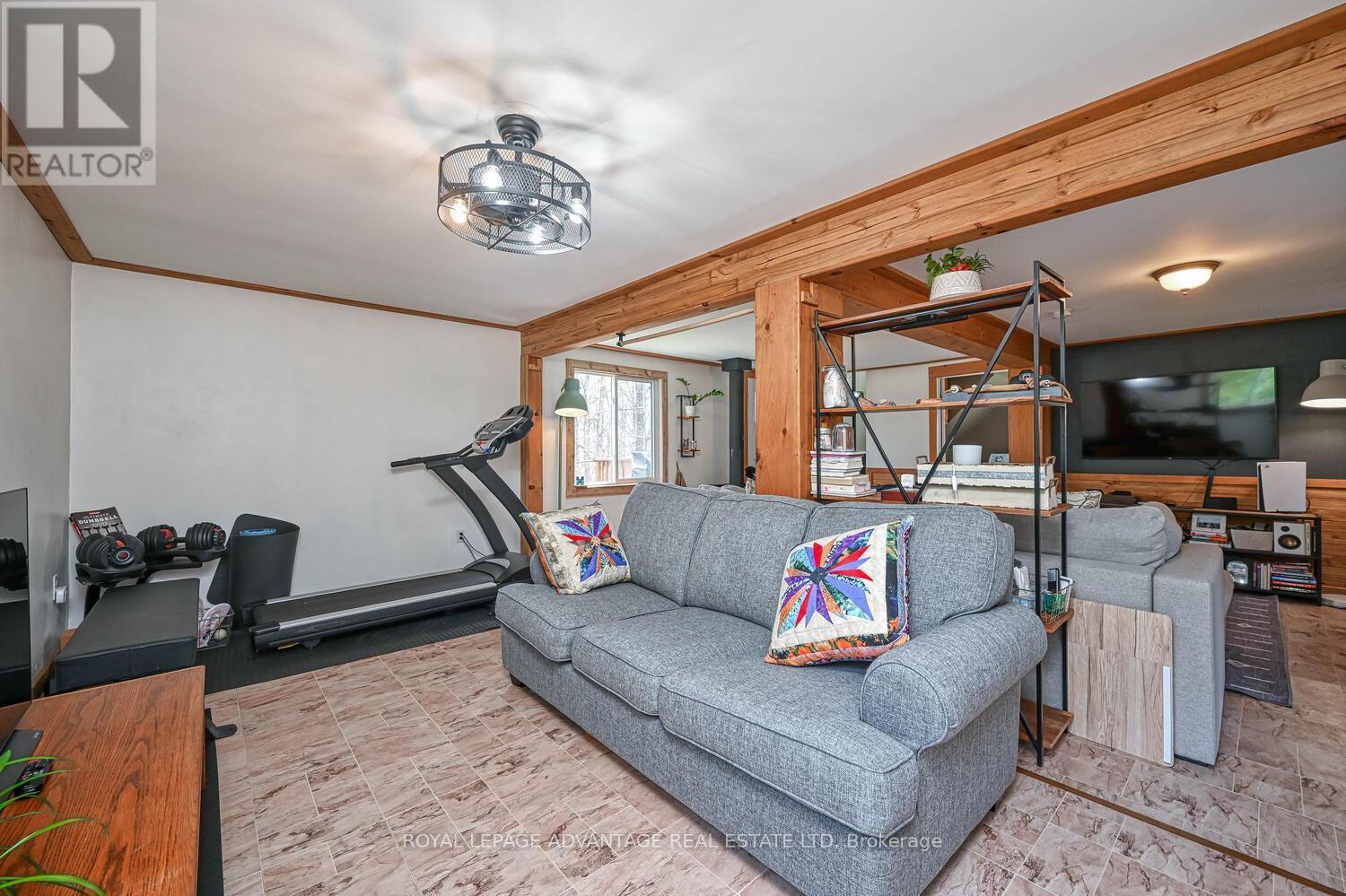 












163 LYNDHURST ROAD

,
Leeds and the Thousand Islands,




Ontario
K0E1N0

