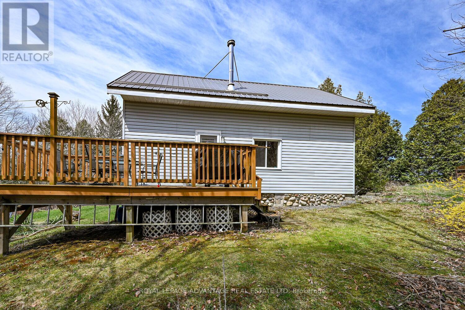 












163 LYNDHURST ROAD

,
Leeds and the Thousand Islands,




Ontario
K0E1N0

