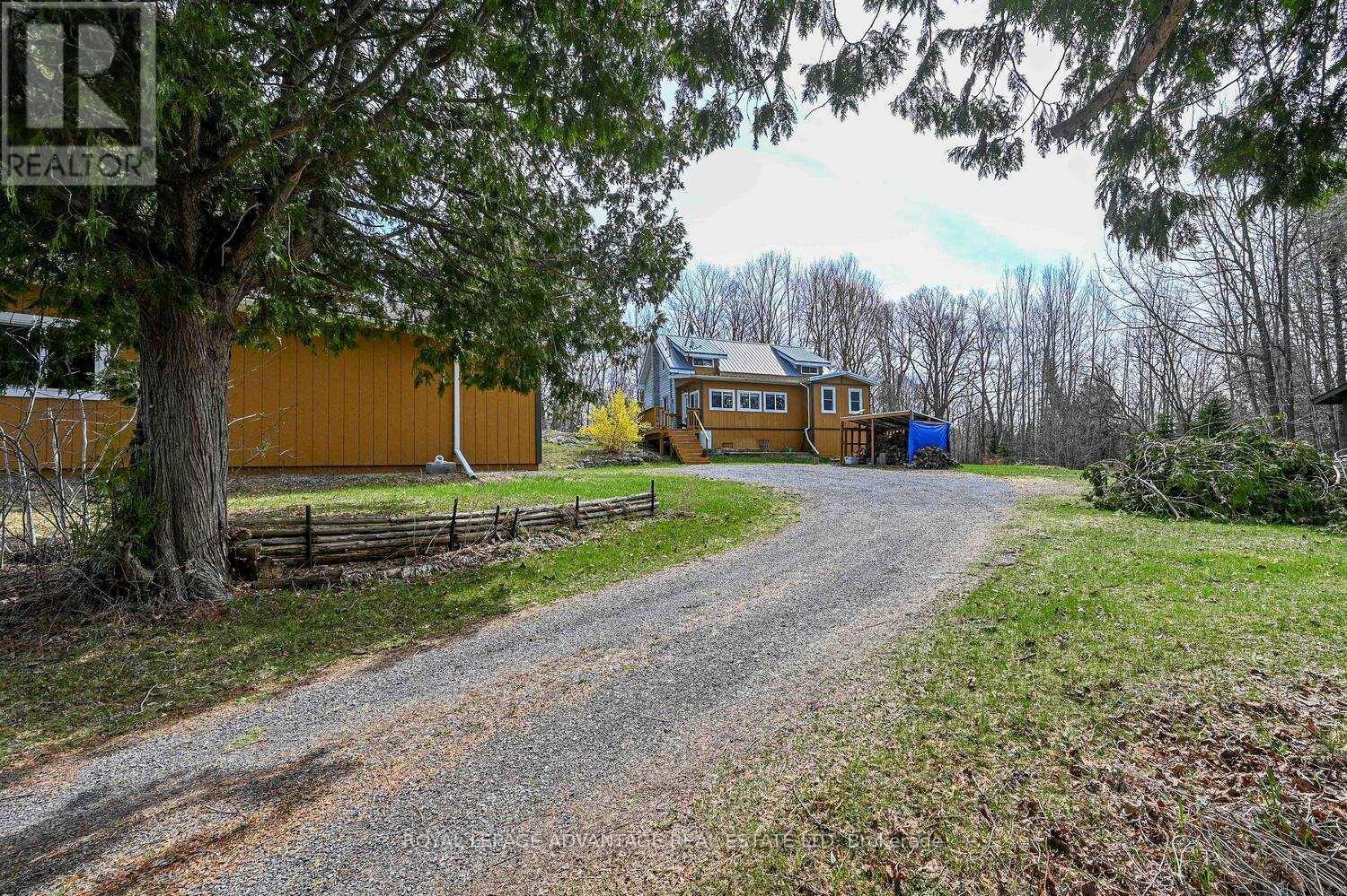 












163 LYNDHURST ROAD

,
Leeds and the Thousand Islands,




Ontario
K0E1N0

