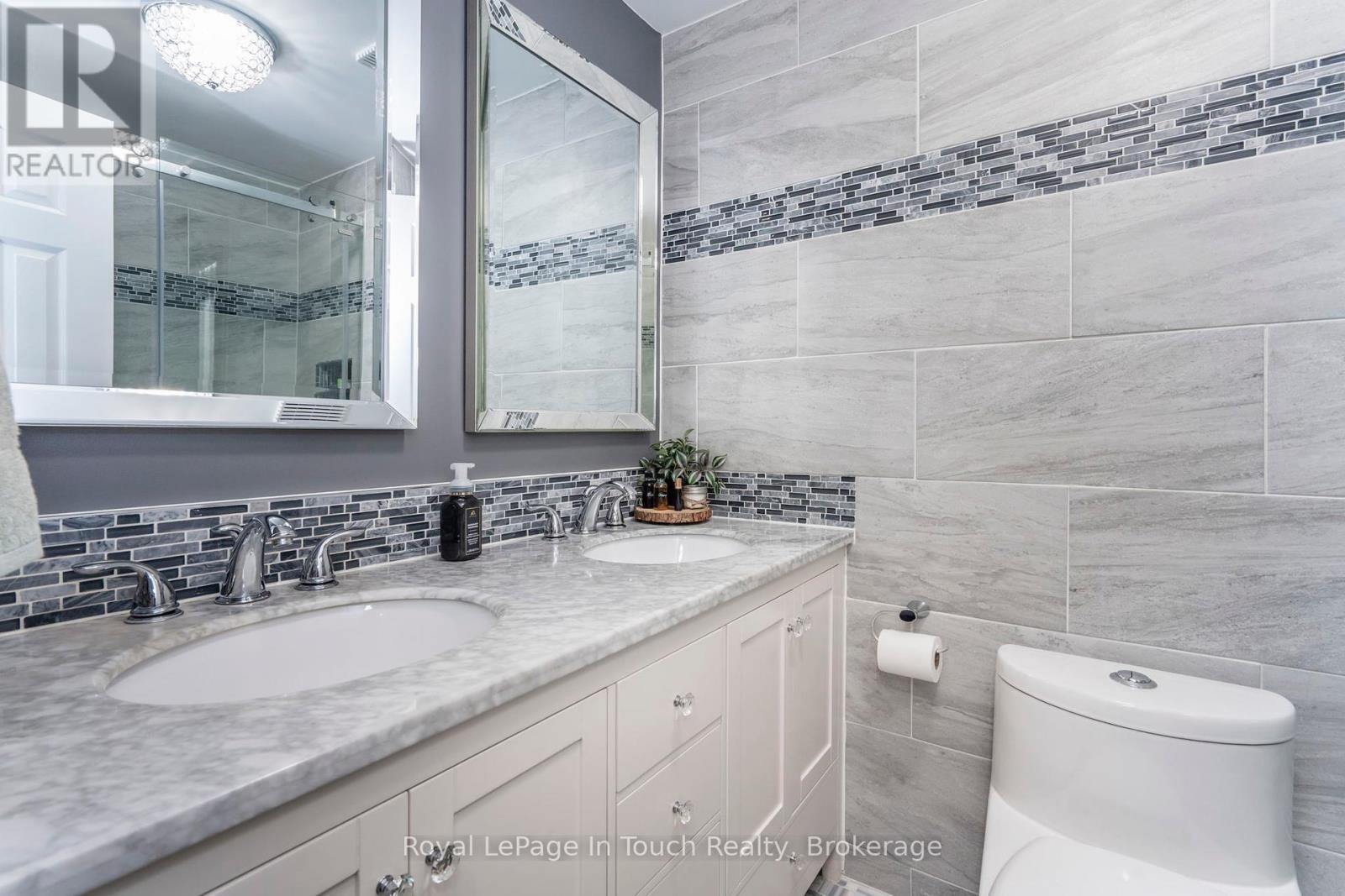 












362 GALLOWAY BOULEVARD

,
Midland,




Ontario
L4R5B2


