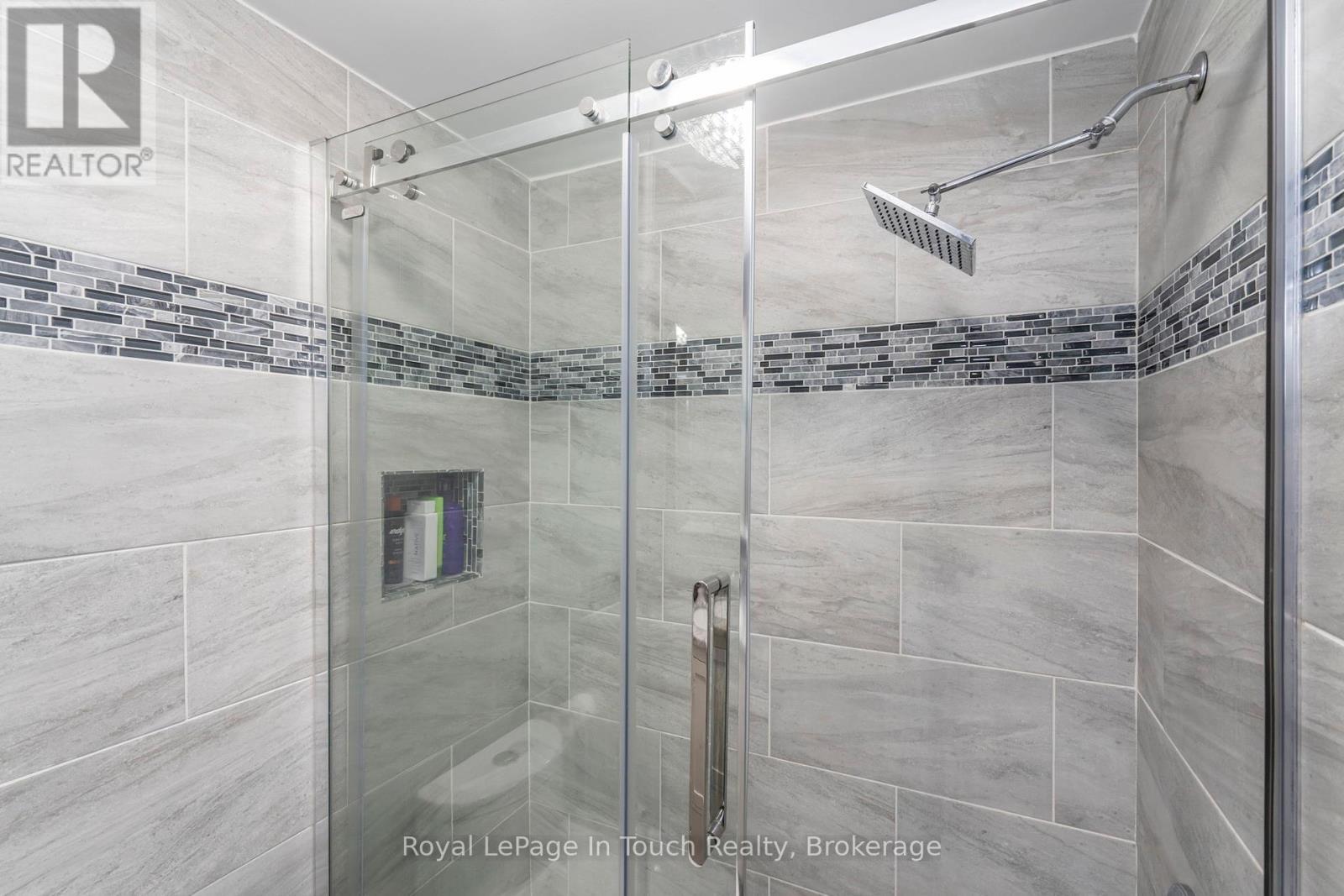 












362 GALLOWAY BOULEVARD

,
Midland,




Ontario
L4R5B2

