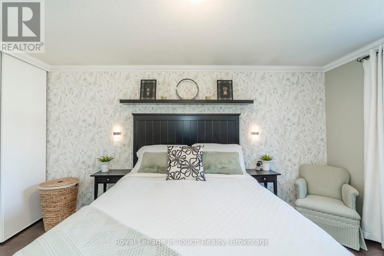 












362 GALLOWAY BOULEVARD

,
Midland,




Ontario
L4R5B2

