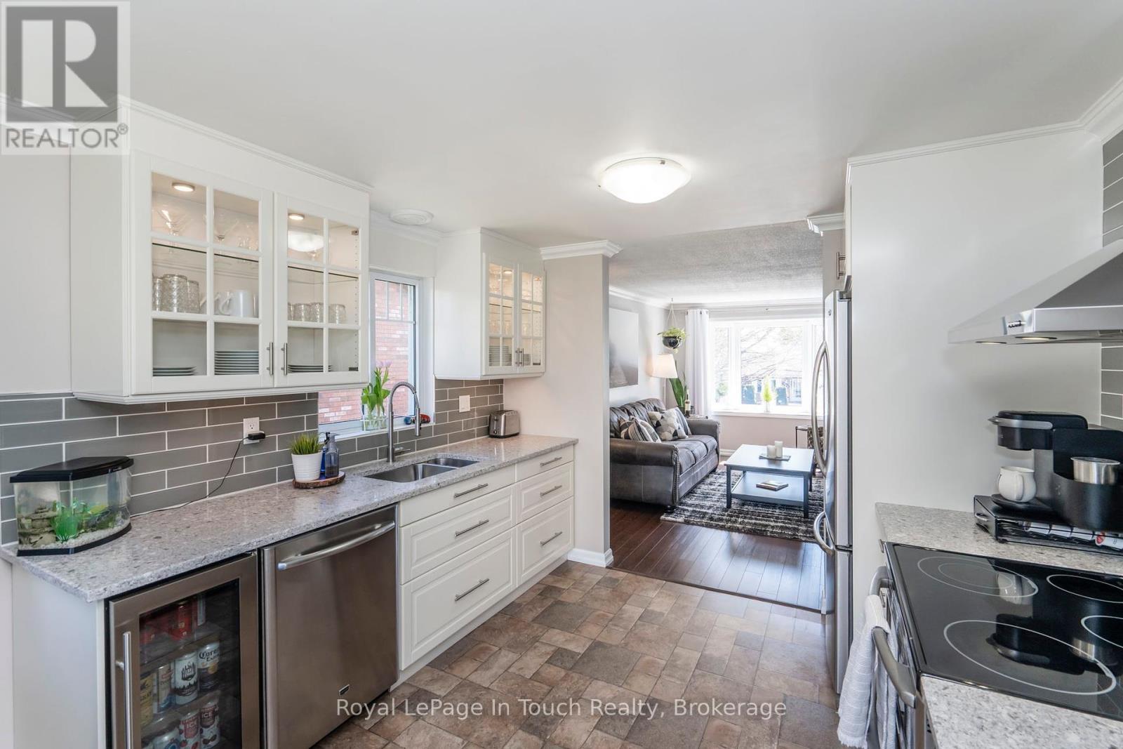 












362 GALLOWAY BOULEVARD

,
Midland,




Ontario
L4R5B2

