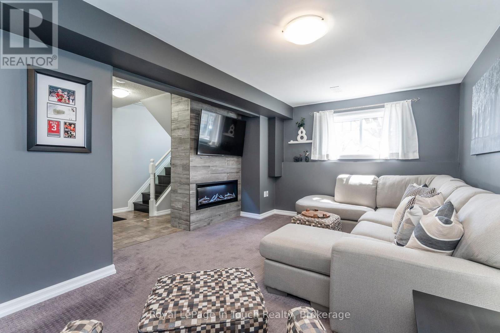 












362 GALLOWAY BOULEVARD

,
Midland,




Ontario
L4R5B2

