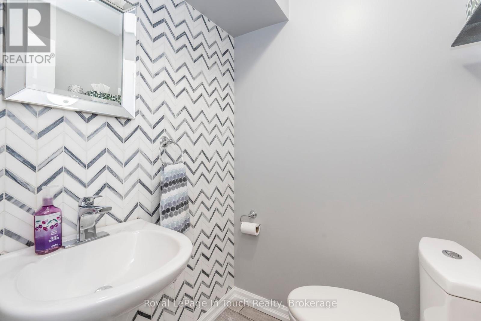 












362 GALLOWAY BOULEVARD

,
Midland,




Ontario
L4R5B2

