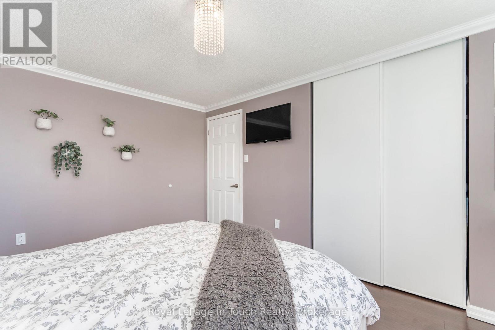 












362 GALLOWAY BOULEVARD

,
Midland,




Ontario
L4R5B2

