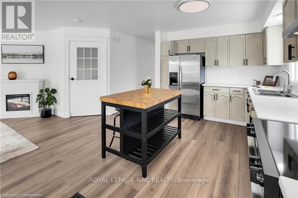 












4943 HOMESTEAD DRIVE

,
Lincoln,




Ontario
L3J0C7

