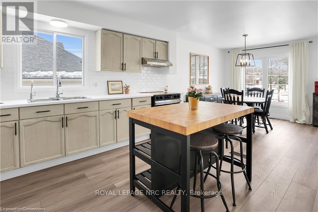 












4943 HOMESTEAD DRIVE

,
Lincoln,




Ontario
L3J0C7

