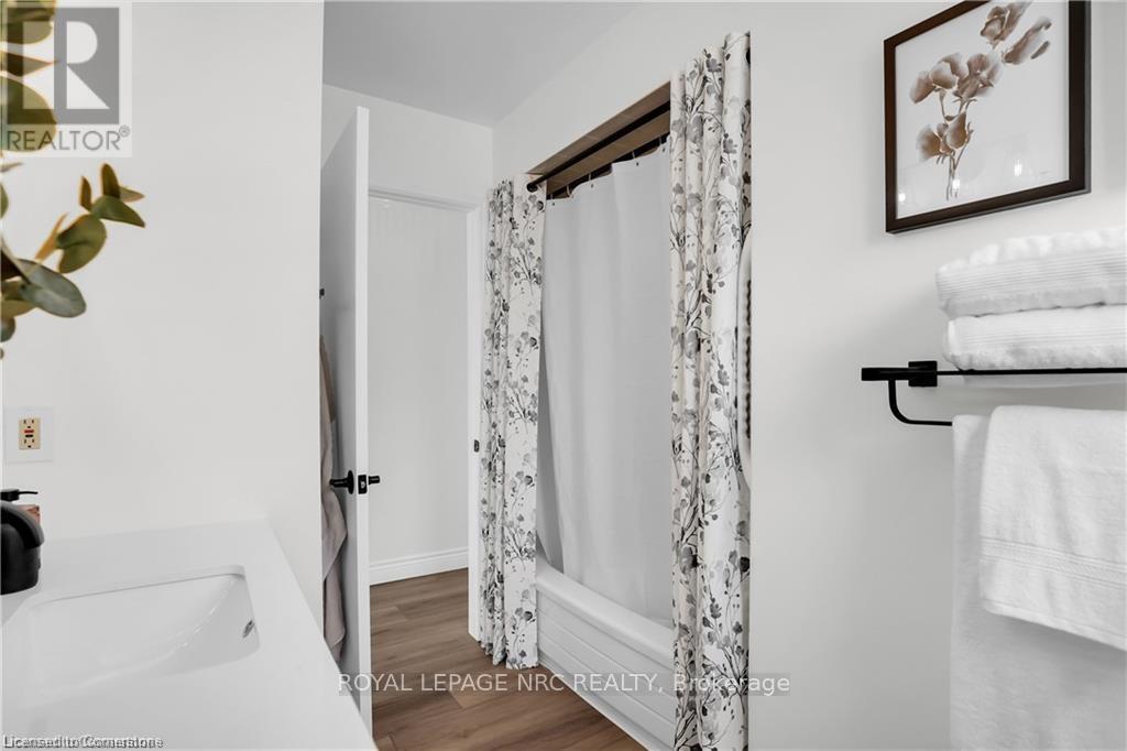 












4943 HOMESTEAD DRIVE

,
Lincoln,




Ontario
L3J0C7

