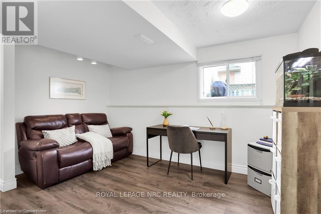 












4943 HOMESTEAD DRIVE

,
Lincoln,




Ontario
L3J0C7

