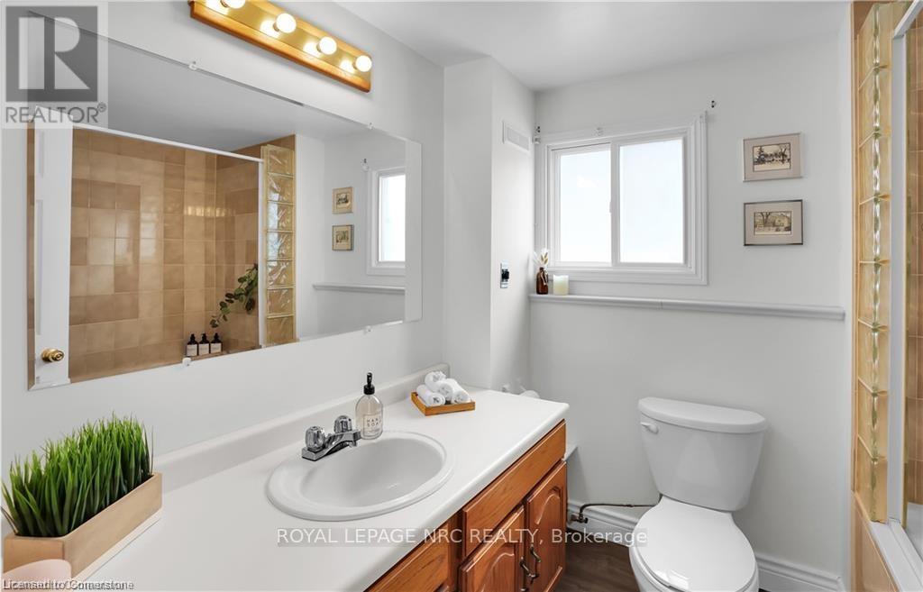 












4943 HOMESTEAD DRIVE

,
Lincoln,




Ontario
L3J0C7

