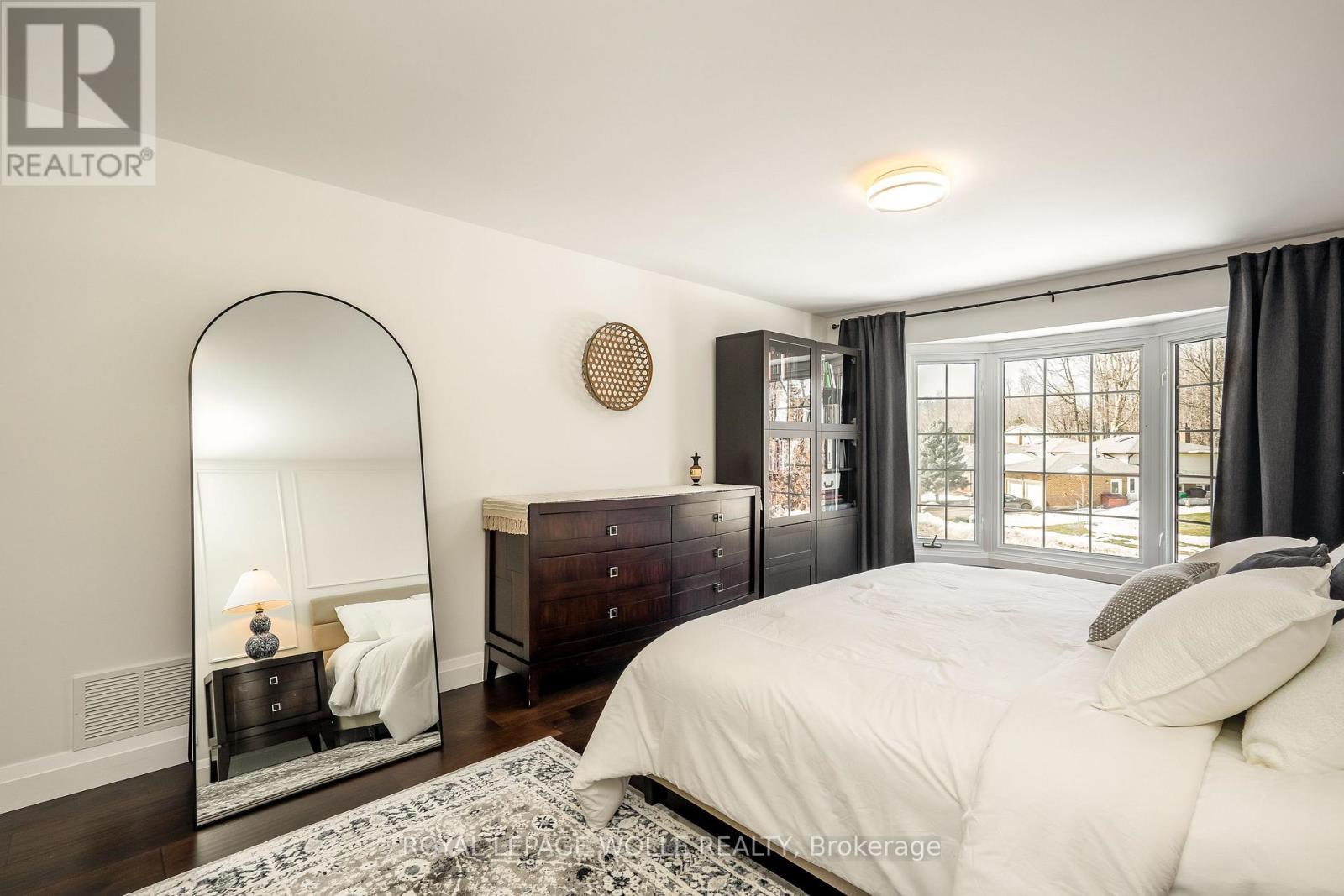 












206 WESTVALE DRIVE

,
Waterloo,




Ontario
N2T1C3


