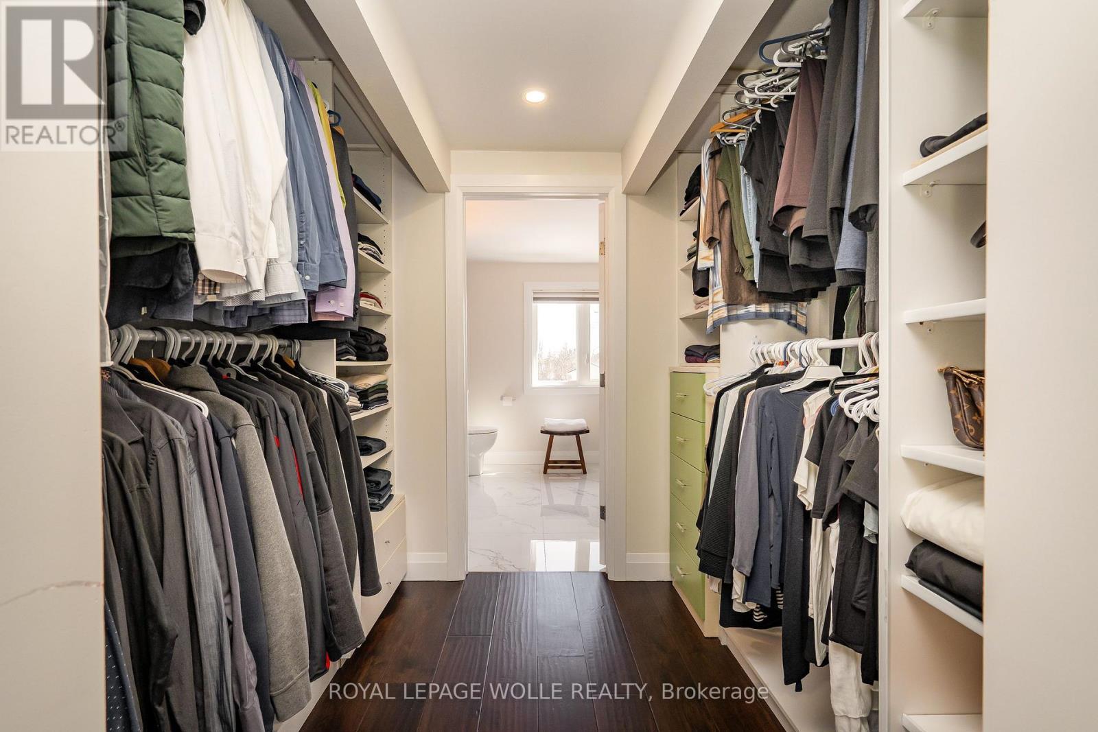 












206 WESTVALE DRIVE

,
Waterloo,




Ontario
N2T1C3


