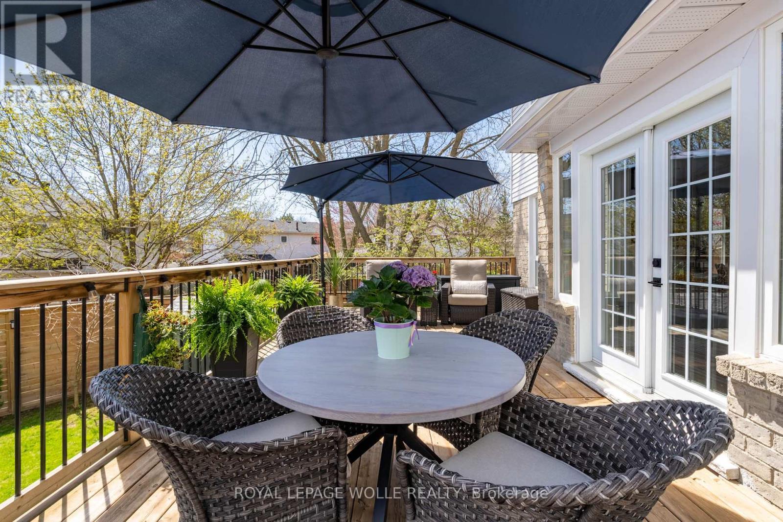 












206 WESTVALE DRIVE

,
Waterloo,




Ontario
N2T1C3


