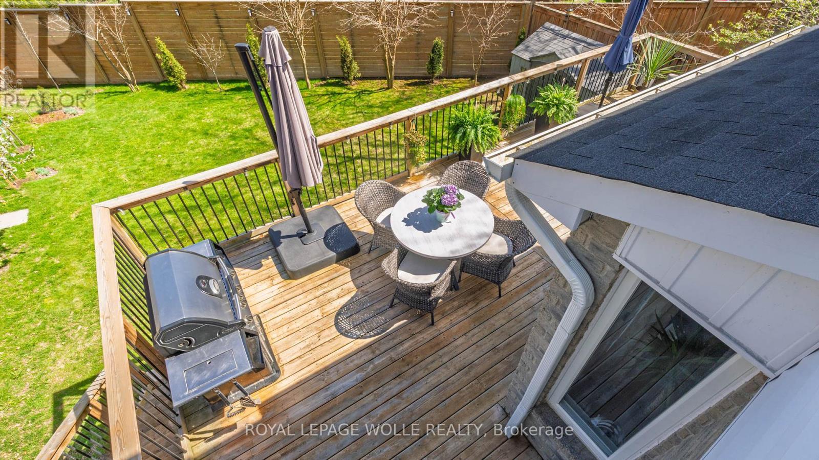 












206 WESTVALE DRIVE

,
Waterloo,




Ontario
N2T1C3

