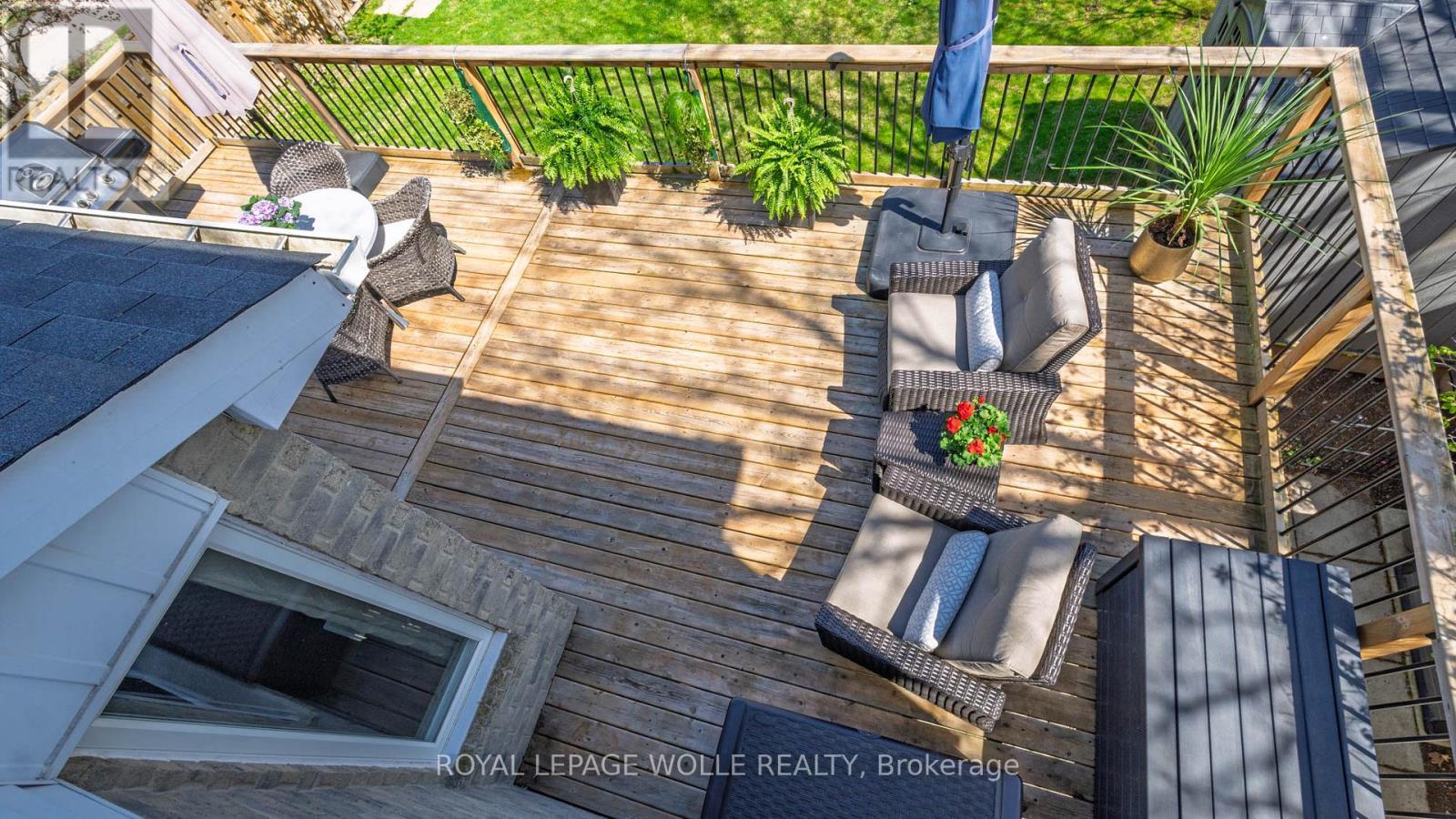 












206 WESTVALE DRIVE

,
Waterloo,




Ontario
N2T1C3

