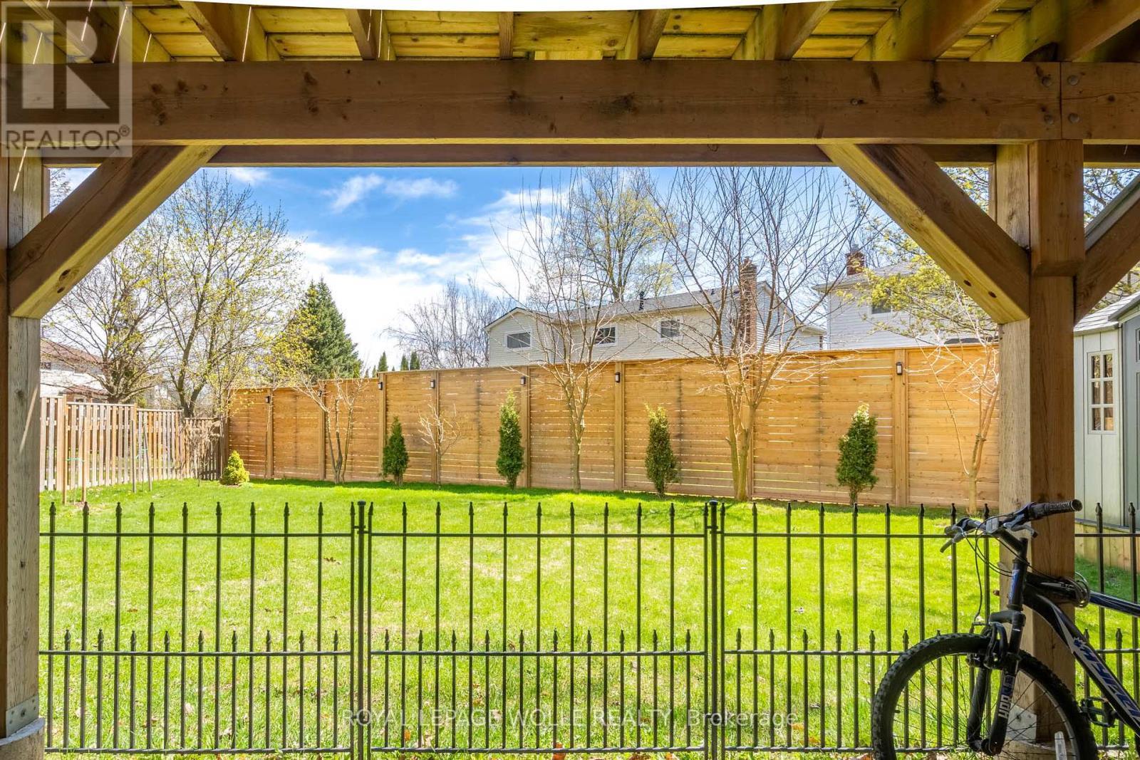 












206 WESTVALE DRIVE

,
Waterloo,




Ontario
N2T1C3

